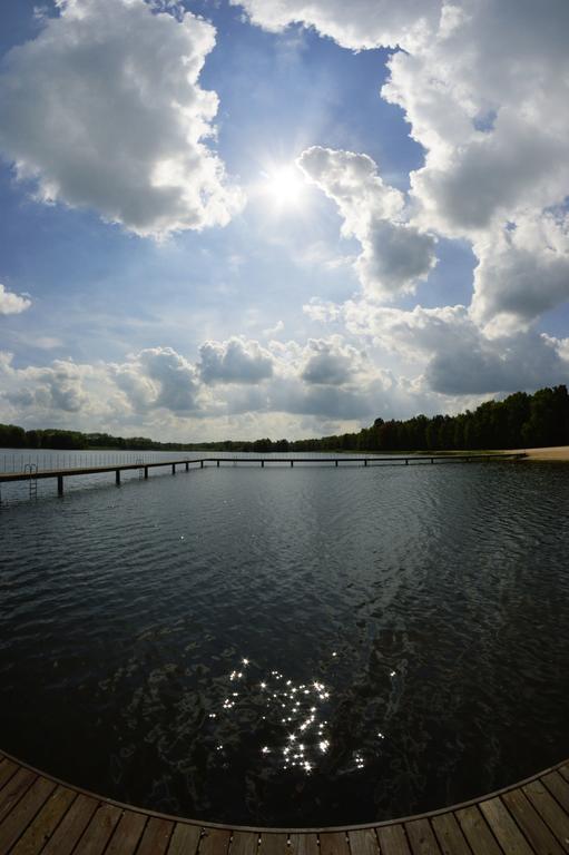 Pensjonat Lido Antonin  Buitenkant foto